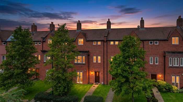4 Bedroom Terraced House For Sale In Butts Green, Westbrook, WA5