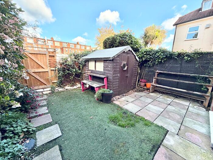 1 Bedroom Apartment To Rent In Hawkwood Road, Bournemouth, BH5