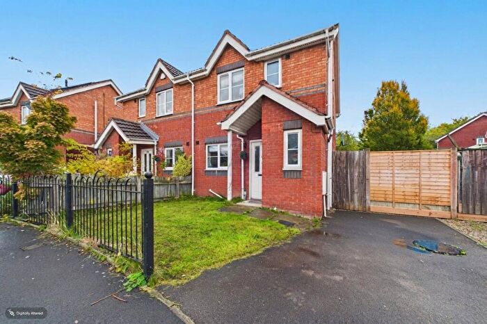 3 Bedroom Semi-Detached House For Sale In Collin Avenue, Manchester, Greater Manchester, M18