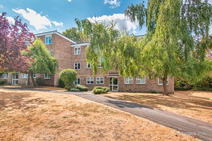 2 Bedroom Flat For Sale In Malvern Court, Addington Road, Reading, RG1