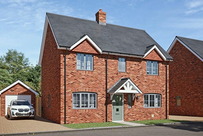 3 Bedroom Terraced House For Sale In Brockhills Lane, New Milton, BH25