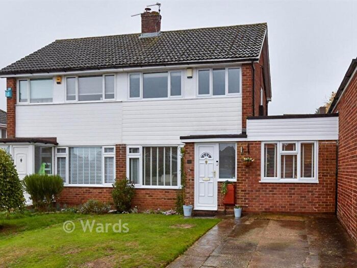 3 Bedroom Semi-Detached House For Sale In Richmond Way, Maidstone, Kent, ME15