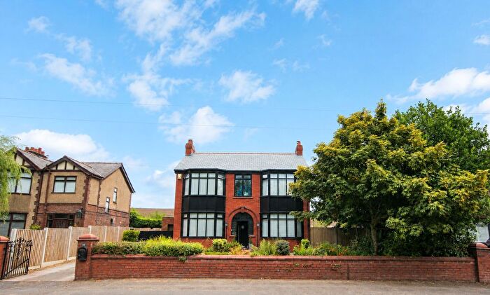 4 Bedroom Detached House For Sale In Winwick Road, Newton-Le-Willows, WA12