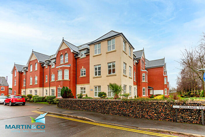 2 Bedroom Apartment For Sale In Woodlands View, Lytham St Annes, FY8