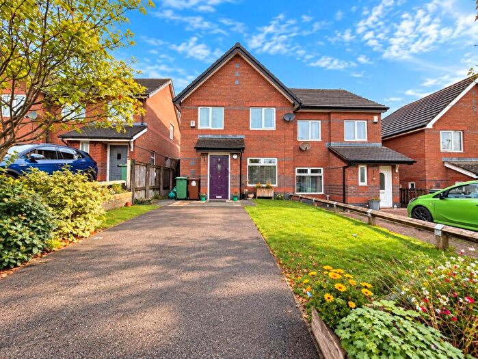 3 Bedroom Semi-Detached House For Sale In Hinderton Close, Tranmere, Merseyside, CH41