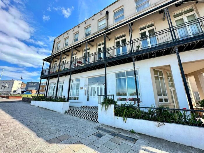 2 Bedroom Flat To Rent In Fort Hill, Margate, Kent, CT9