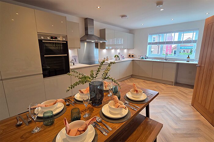 4 Bedroom Detached House For Sale In Haygrove Road, Bridgwater, TA6