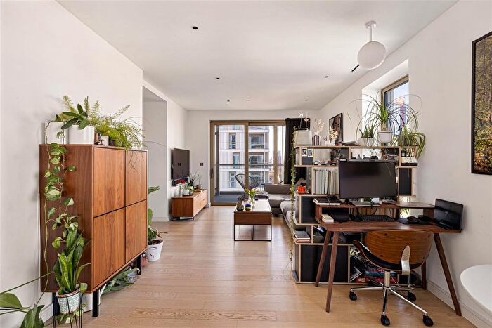 1 Bedroom Flat For Sale In Downs Road, Hackney Downs, E5