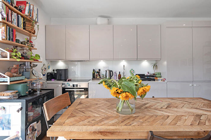 2 Bedroom Flat To Rent In Rosina Street, Homerton, London, E9