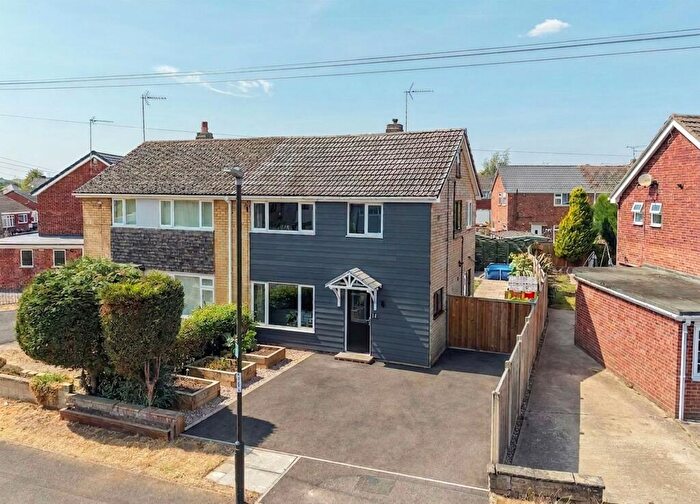 2 Bedroom Semi-Detached House For Sale In Windermere Road, Clay Cross, S45