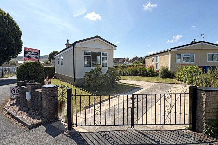 1 Bedroom Detached House For Sale In The Crescent, Overdale Park, Skipton, BD23