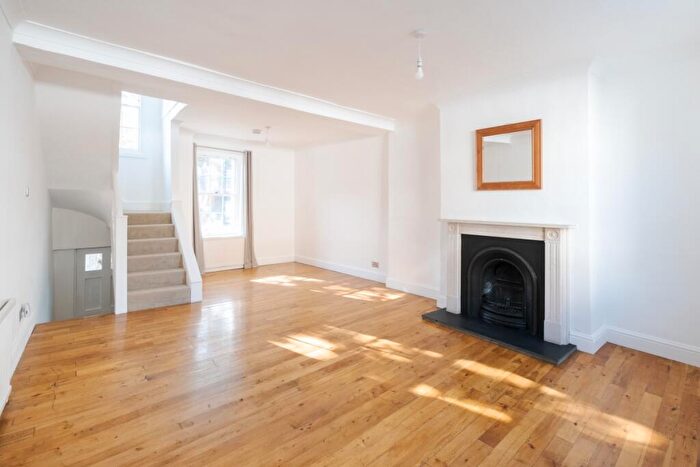 3 Bedroom Terraced House To Rent In Cloudesley Place London, N1