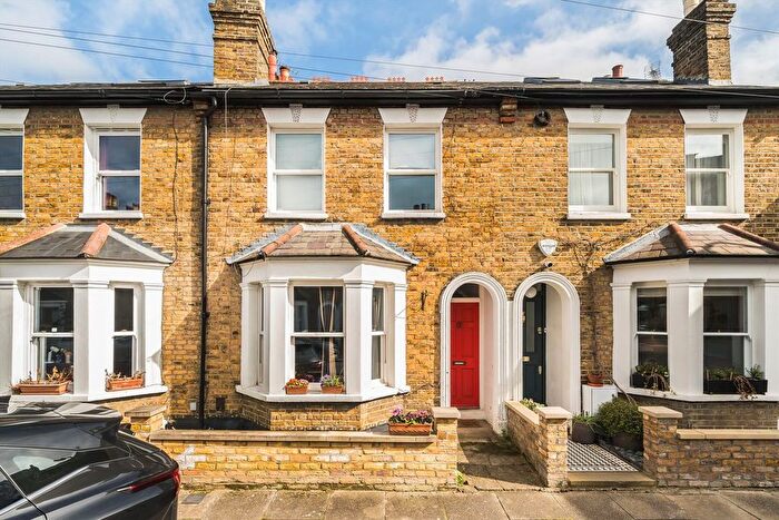 2 Bedroom Property To Rent In Clairville Gardens, Hanwell, W7