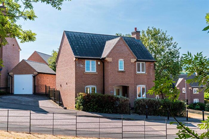 3 Bedroom Detached House For Sale In Morledge, Matlock, DE4