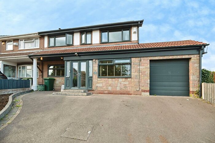 5 Bedroom Semi-Detached House For Sale In Buckingham Road, Rowley Regis, B65