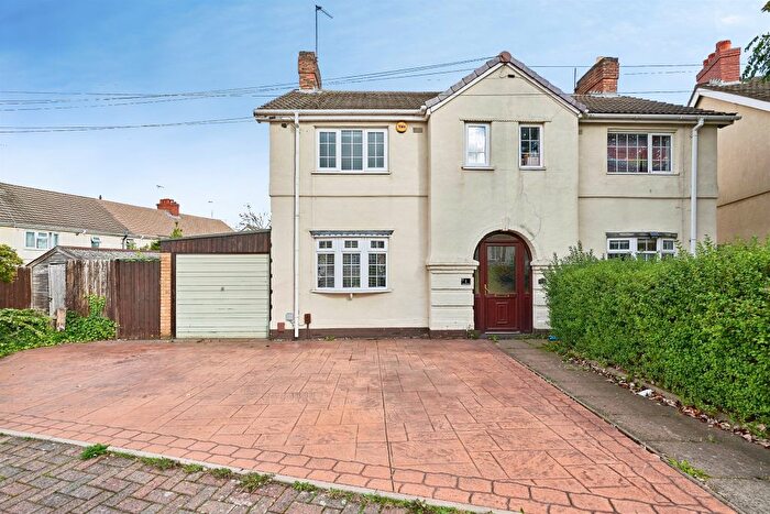 3 Bedroom Semi-Detached House For Sale In Cleveland Close, Willenhall, WV13