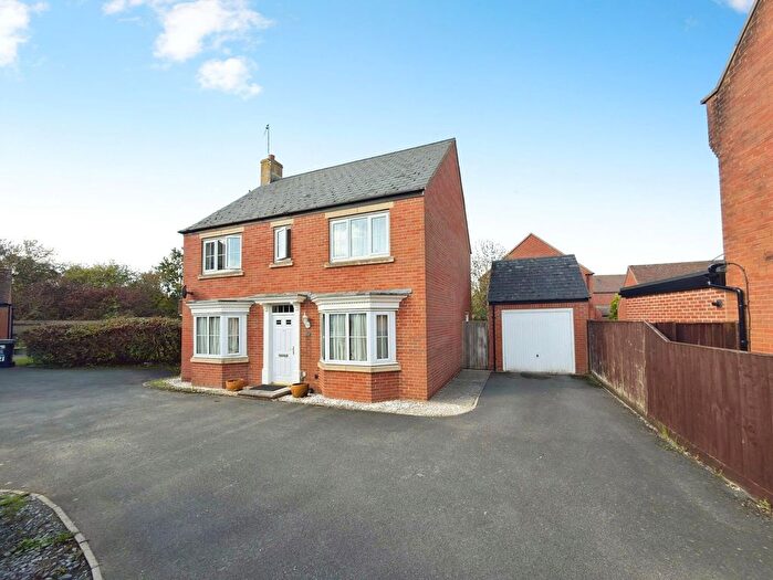 4 Bedroom Detached House To Rent In Pathfinder Way, Swindon, SN25