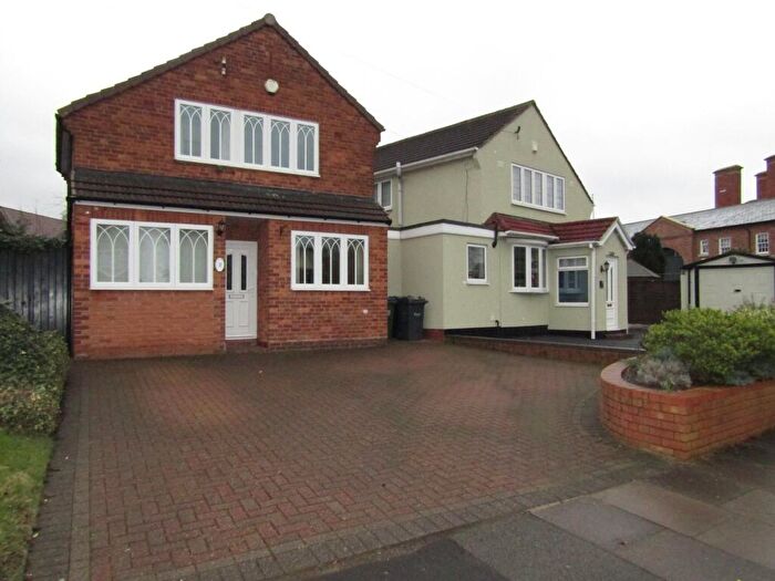 3 Bedroom Detached House To Rent In Red House Park Road, Birmingham, B43