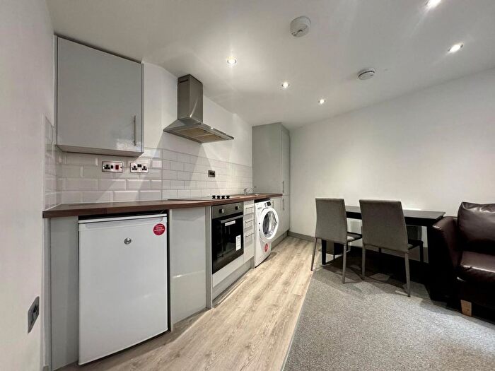 1 Bedroom Flat To Rent In South Street, Hull, HU1
