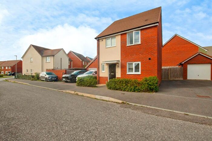 3 Bedroom Detached House For Sale In Gibson Place, Longhedge, Salisbury, SP4
