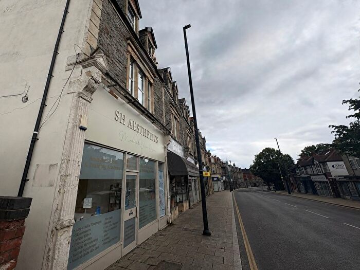 3 Bedroom Flat To Rent In Henleaze Road, Bristol, BS9