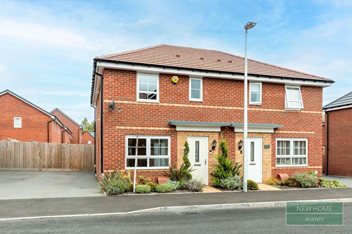 3 Bedroom Semi-Detached House For Sale In Axminster Drive, Stourport-On-Severn, DY13