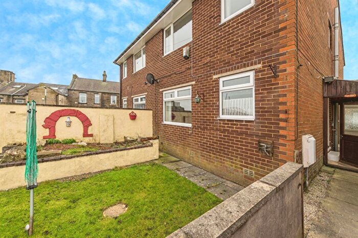 2 Bedroom End Of Terrace House For Sale In Albany Street, Wibsey, Bradford, BD6
