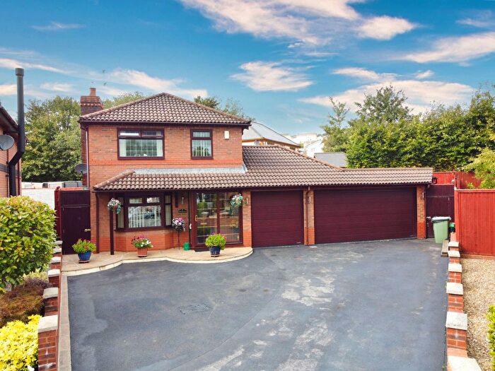 4 Bedroom Detached House For Sale In Tan Yr Allt, Llantrisant, CF72