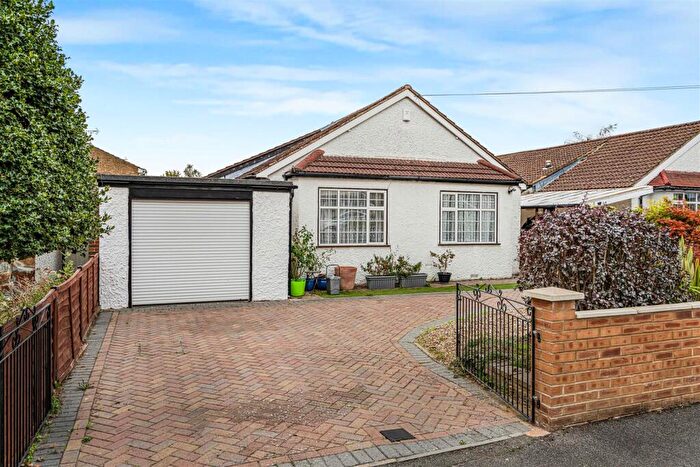 2 Bedroom Detached Bungalow For Sale In Royston Way, Burnham, SL1
