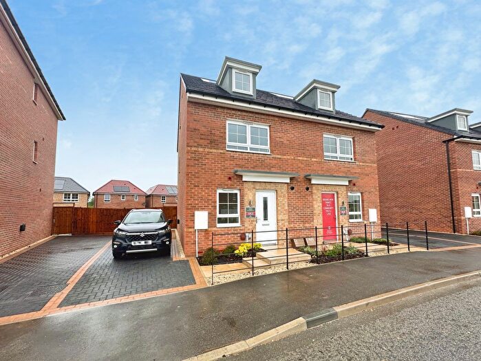 4 Bedroom Semi-Detached House To Rent In Azalea Lane, Lincoln, LN6