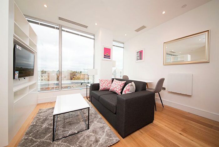 Studio To Rent In Staines Road, Hounslow, TW3