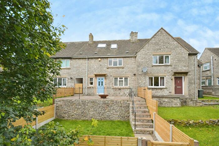 3 Bedroom Terraced House For Sale In Gordon Road, Tideswell, Buxton, SK17