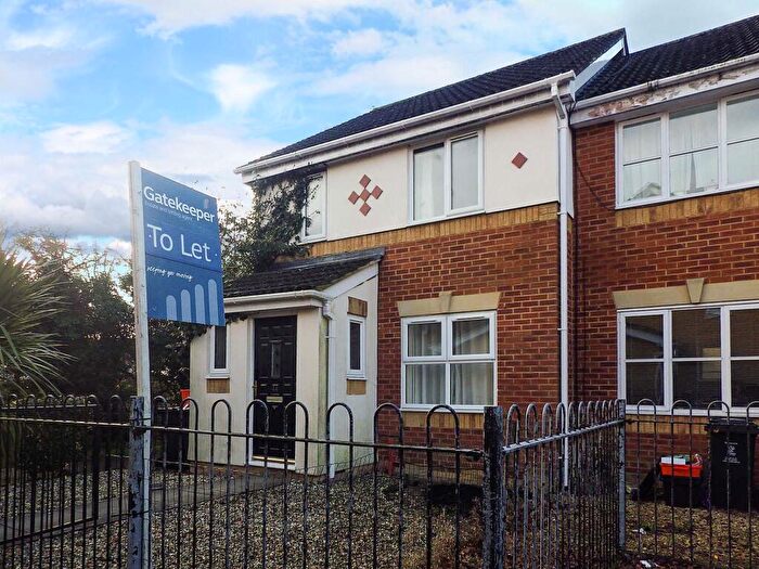 3 Bedroom End Of Terrace House To Rent In Emerson Close, Swindon, Wiltshire, SN25