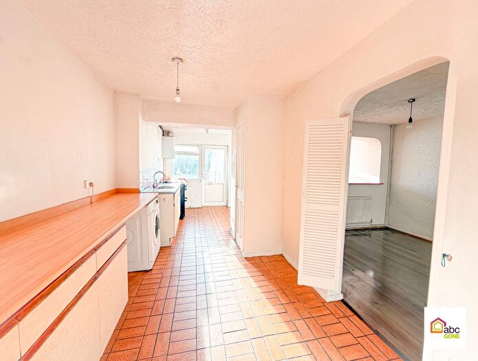 3 Bedroom Terraced House To Rent In Ballards Walk, Basildon, SS15