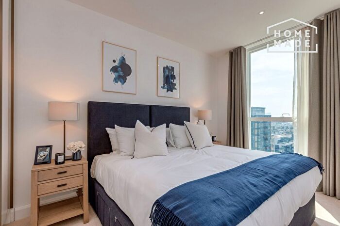 2 Bedroom Flat To Rent In Ostro Tower, Canary Wharf, E14