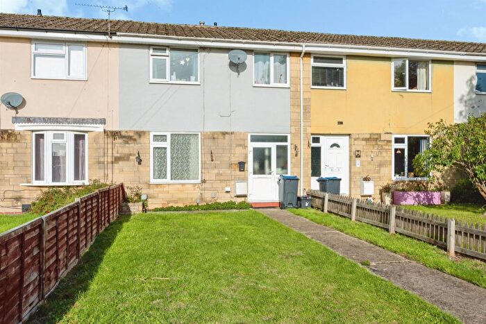 3 Bedroom Terraced House For Sale In Savernake Avenue, Melksham, SN12