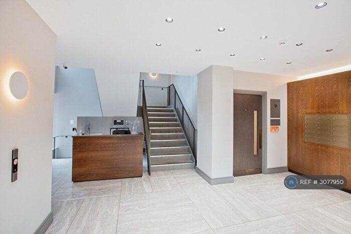 2 Bedroom Flat To Rent In Elvian House, Slough, SL1
