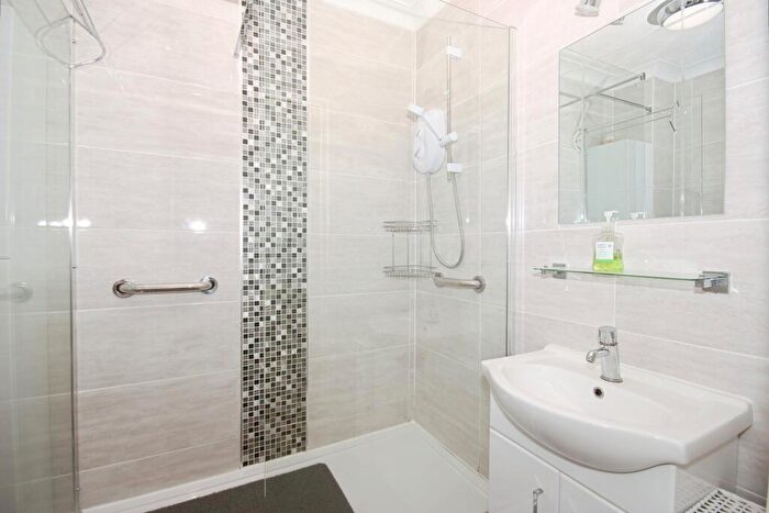 2 Bedroom Apartment For Sale In Rose Court (Balsall Common), Balsall Common, CV7