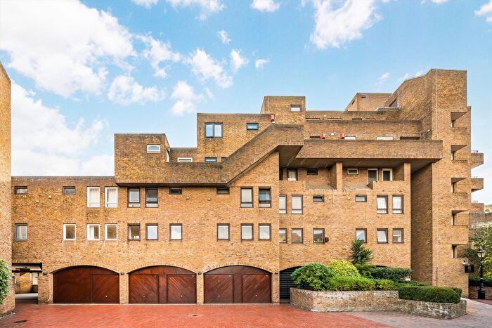 2 Bedroom Flat For Sale In Burr Close, St Katharine's Docks, E1W