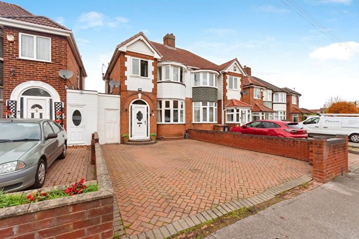 3 Bedroom Semi-Detached House For Sale In Jillcot Road, Solihull, West Midlands, B92