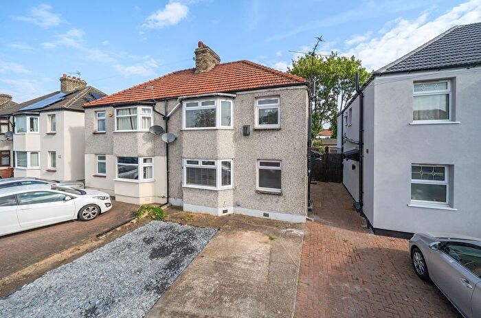 3 Bedroom Semi-Detached House To Rent In Westbrooke Road, Welling, DA16