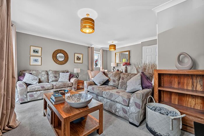3 Bedroom Detached House For Sale In Plough Close, Daventry, NN11