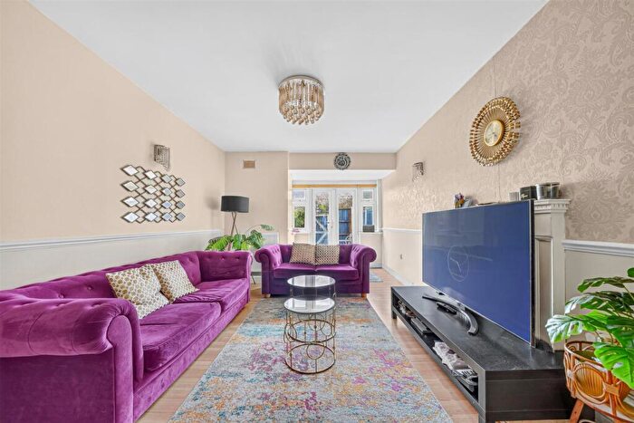 2 Bedroom Flat For Sale In Ley Street, IG2