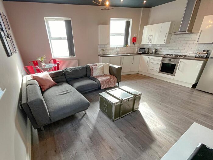 1 Bedroom House To Rent In Holt Road, L7