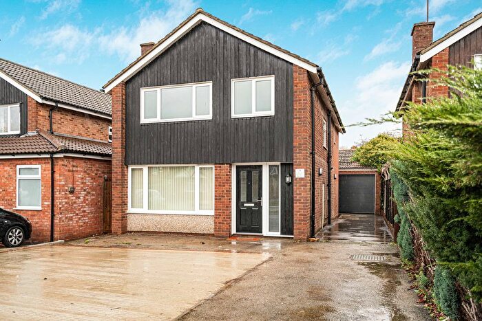 4 Bedroom Detached House For Sale In Rickley Lane, Bletchley, Milton Keynes, MK3
