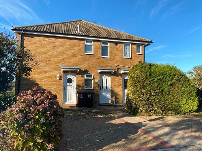 2 Bedroom Flat To Rent In Waltham Way, Frinton On Sea, CO13