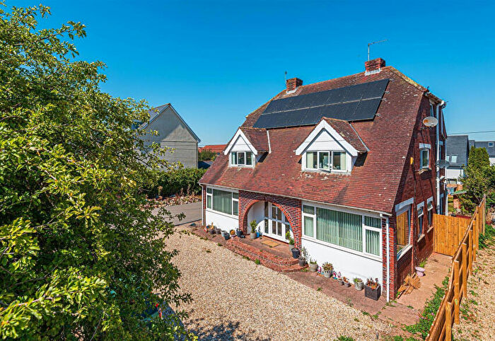 5 Bedroom Detached House To Rent In London Road, Whimple, EX5