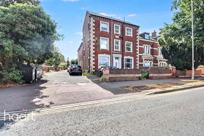 1 Bedroom Apartment To Rent In Ampthill Road, Bedford, MK42