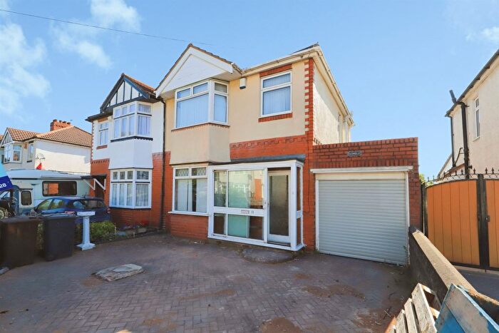 3 Bedroom Semi-Detached House For Sale In Plascom Road, East Park, Wolverhampton, WV1