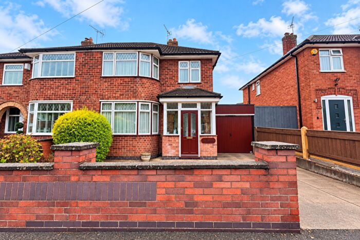 3 Bedroom Semi-Detached House For Sale In Edenhurst Avenue, Leicester, LE3